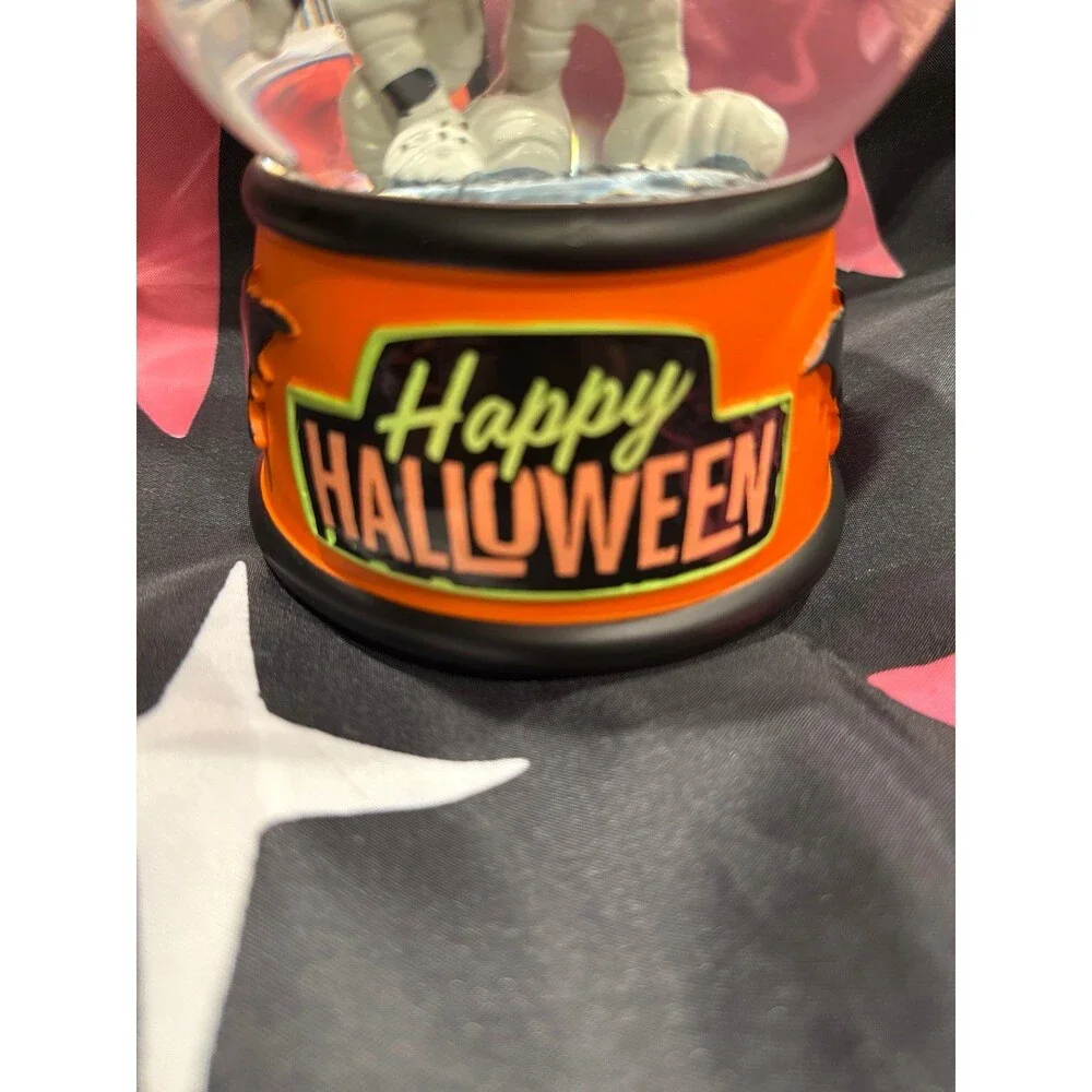 Halloween Mummy Mickey & Minnie Mouse Musical Snow Globe
